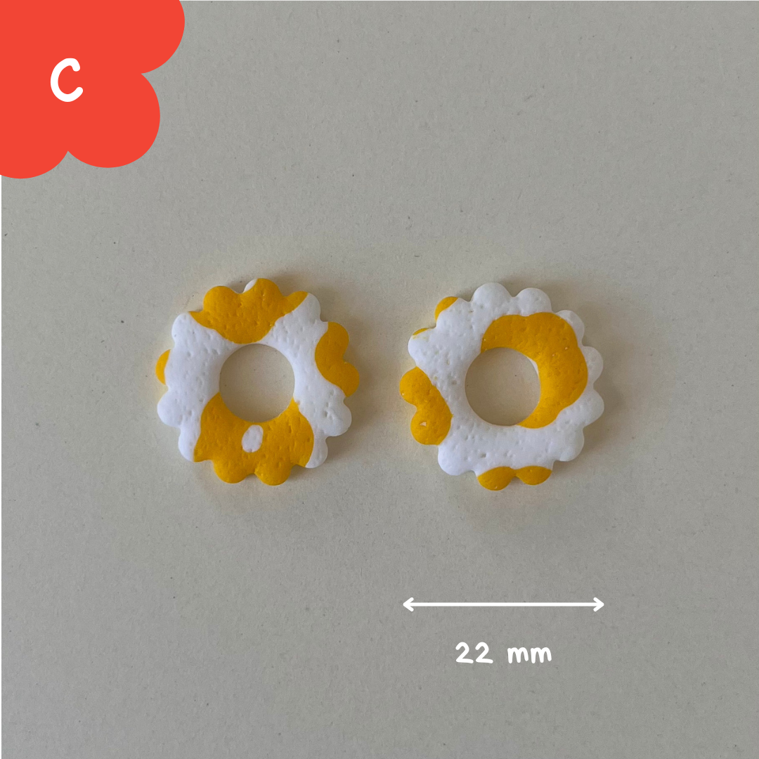 Pampilles rond feston motif floral jaunes et blanches